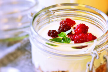 Vyplatí se domácí výroba jogurtu v jogurtovači?
