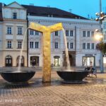 Jedna z fontán na náměstí Republiky v Plzni