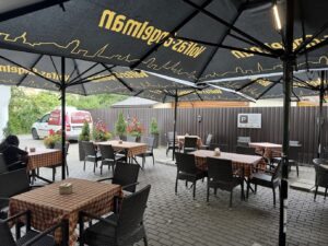 Venkovní prostory restaurace Bernelių užeiga Smuklė