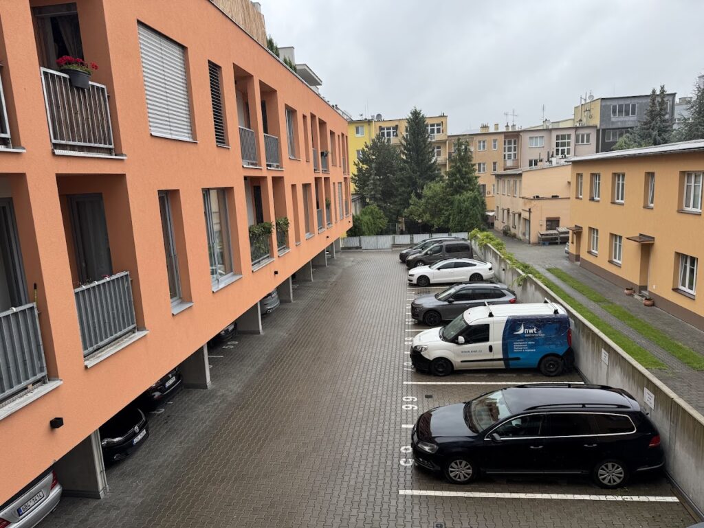 Parkování ve dvoře