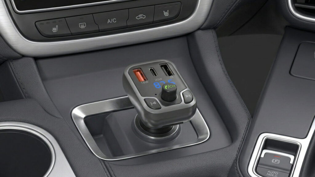 Zařízení se zapojuje do zásuvky zapalovače