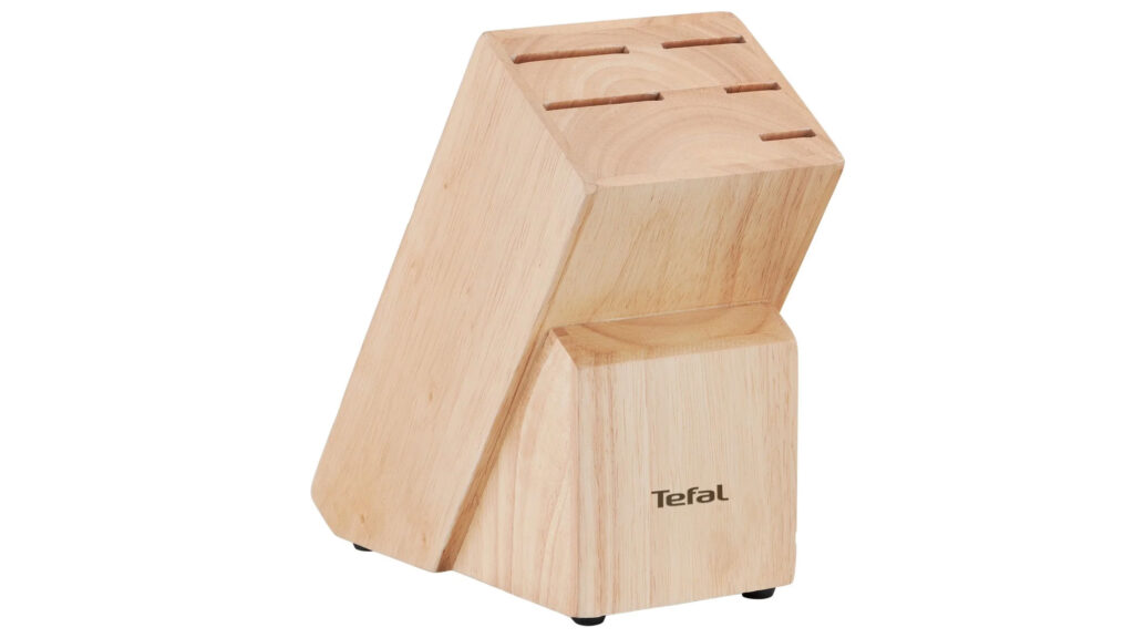 Praktickou stránku doplňuje dřevěný blok s protiskluzovými podložkami