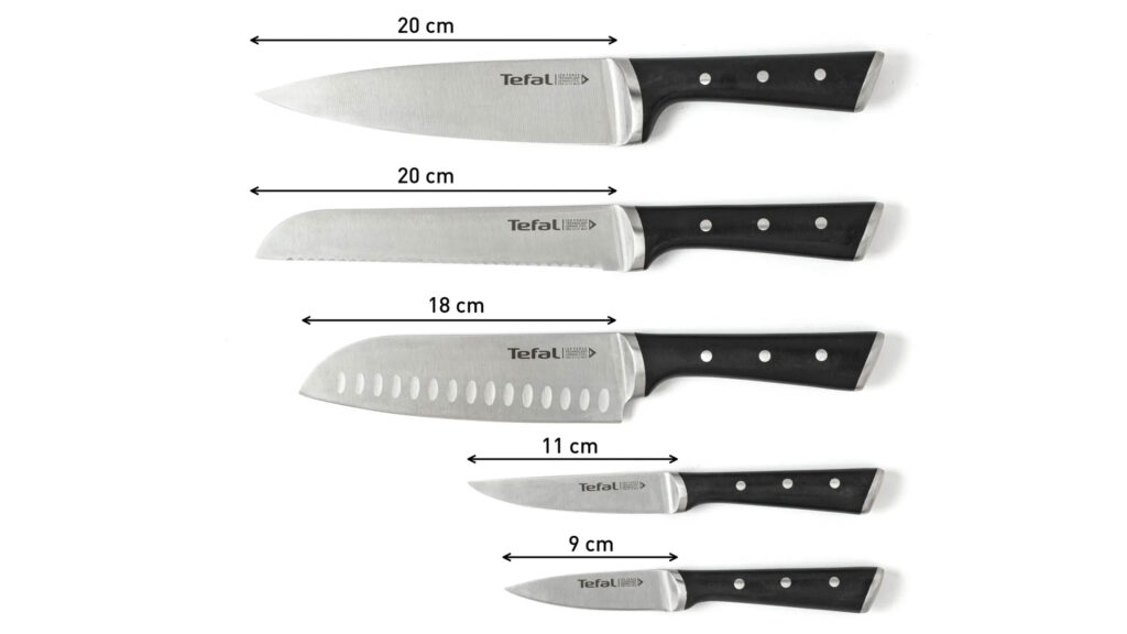 Základ sady tvoří pětice nožů s čepelemi z německé nerezové oceli
