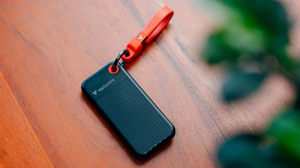Verbatim Pocket SSD má rozměry 10 × 45,1 × 96,1 milimetru